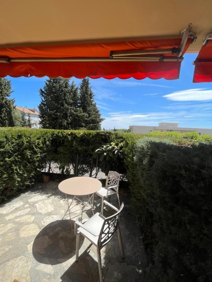 Charmant Studio Avec Terrasse Et Parking A Vence Kültér fotó
